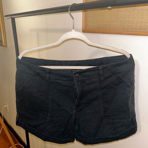 Magellan Outdoors | Black Shorts | Women’s Size 14